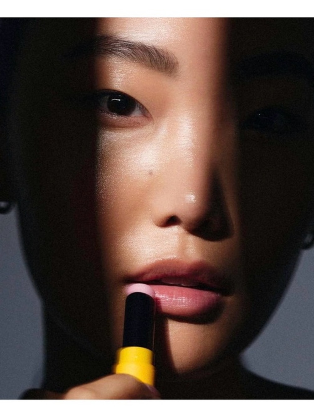 DUNDAS Soft Pink Lip Balm Stick in Yellow Tube